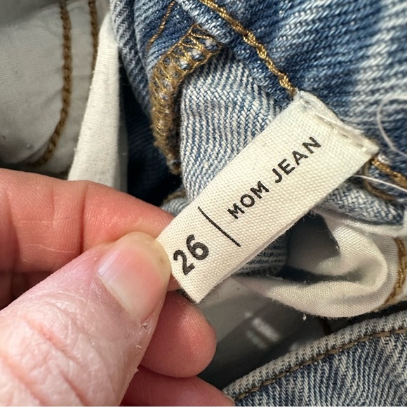 Pacsun Mom Jean size 26 distressed jeans - Picture 5 of 5